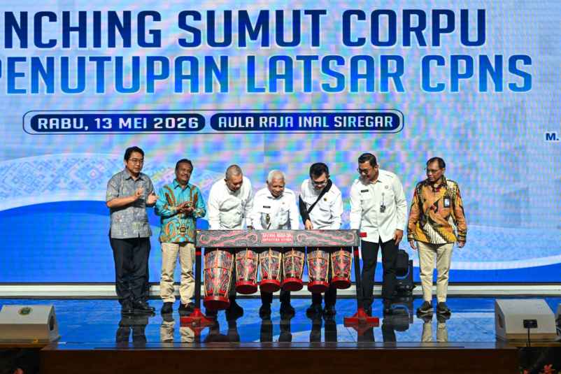 Wakil Gubernur Sumut Surya meluncurkan Sumut Corporate University (Corpu) dan menutup Pelatihan Dasar (Latsar) CPNS Batch I dan II Tahun 2026 di Aula Raja Inal Siregar, lantai 2 Kantor Gubernur Sumut, Jalan Diponegoro No. 30, Medan, Rabu (13/5/2026).